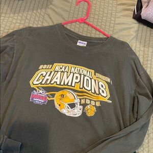 NCAA Champions Graphic Sweatshirt NDSU bison size Large